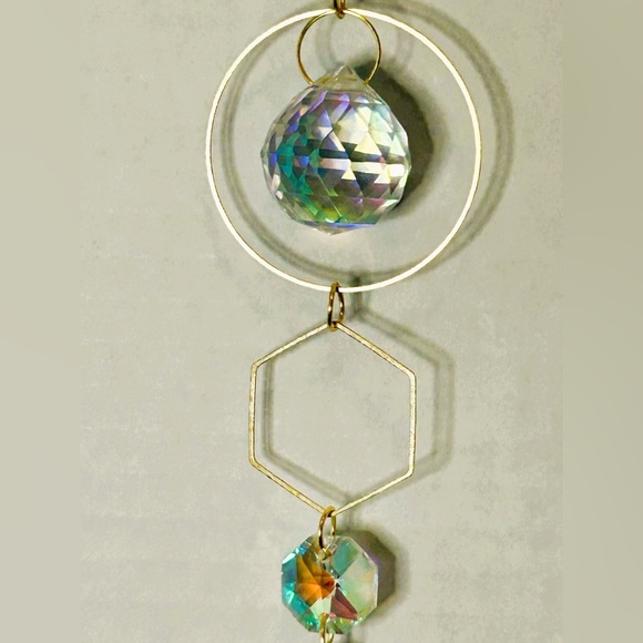 Hanging Gold Crystal Suncatcher Colorful Prism Pendant 17.5in - Picture 4 of 6